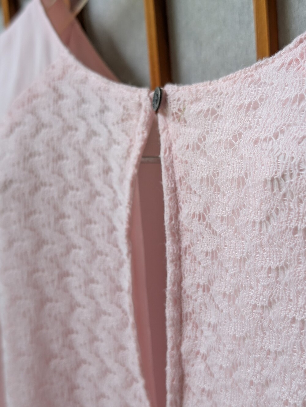 Calvin Klein Baby Pink Sleeveless Top Women's Medium - Accent Back - Chiffon - Picture 3 of 6